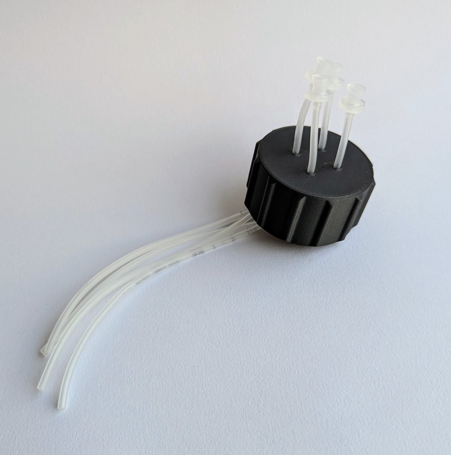 GL45 media bottle cap with luer lock connectors